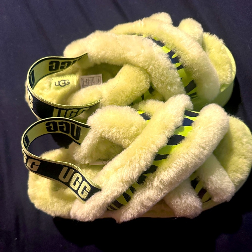 Ugg fuzzy slides
